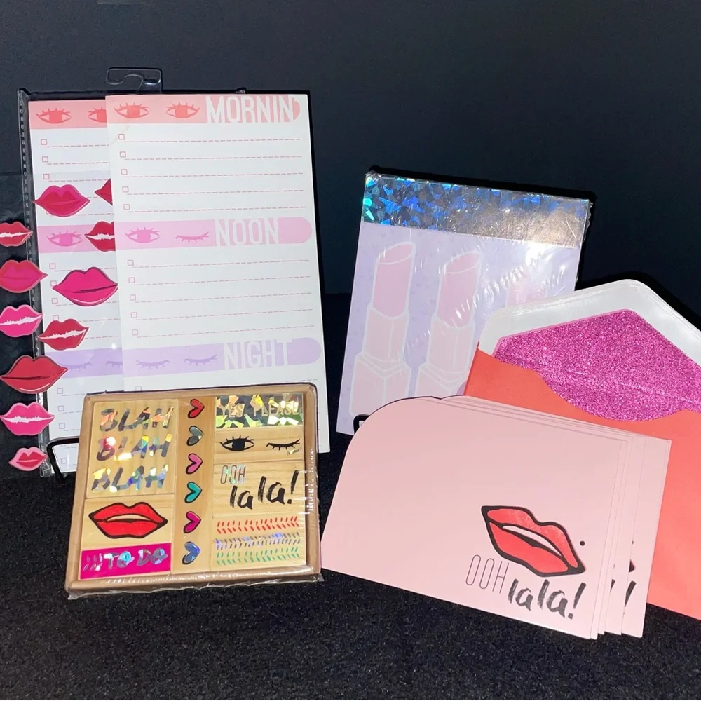 Lot of Winks & Kisses *Stamp Set *Notepad *To Do List *Note Cards Envs *Stickers - Picture 1 of 7